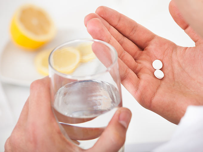 ADHS Therapie Medikament Wasserglas Zitrone 