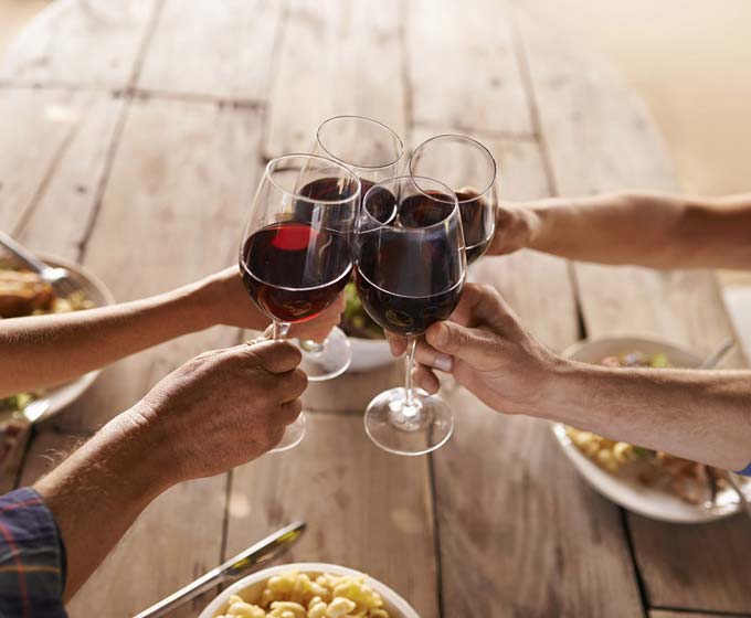 Freunde Wein Alkohol Genuss Bluthochdruck