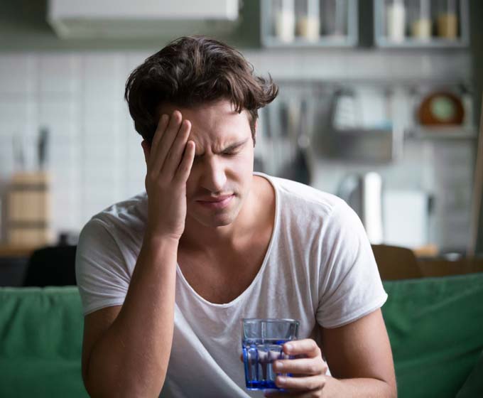 Mann Diabetes Kopfschmerzen Wasser