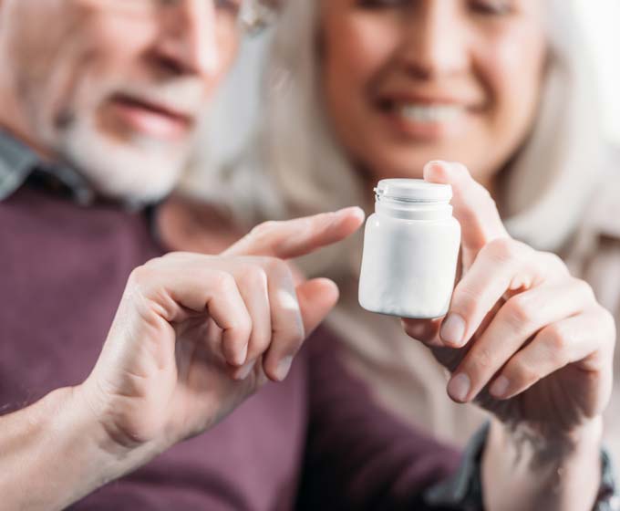 Medikament Packung Senioren Osteoporose