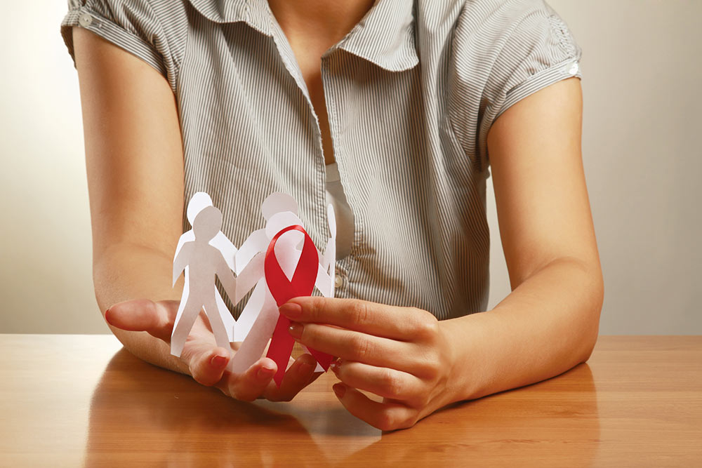 Frau Papierfiguren AIDS Test HIV
